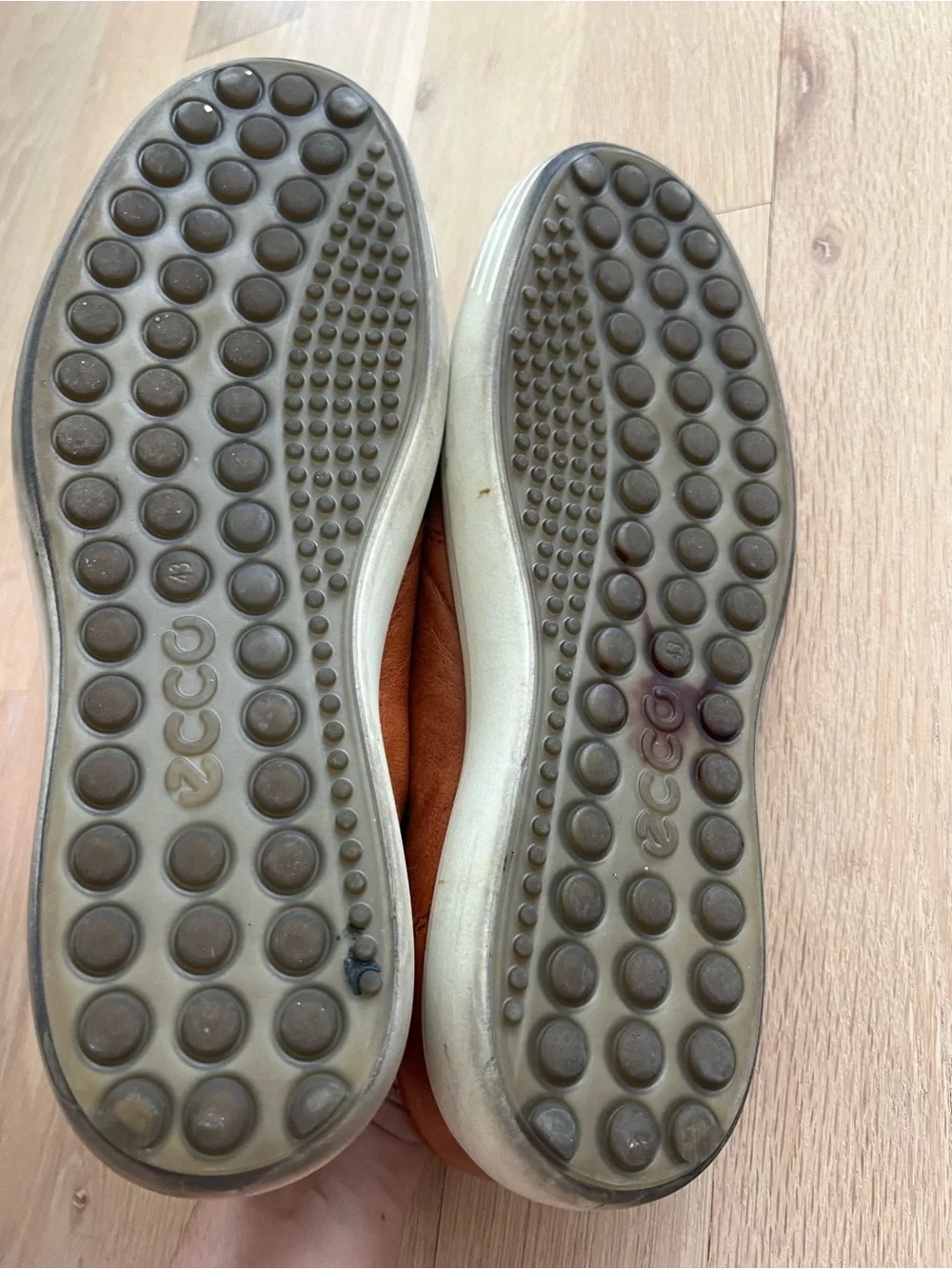 Ecco Men's Tan Leather Derby Shoes with Dark Brown Laces